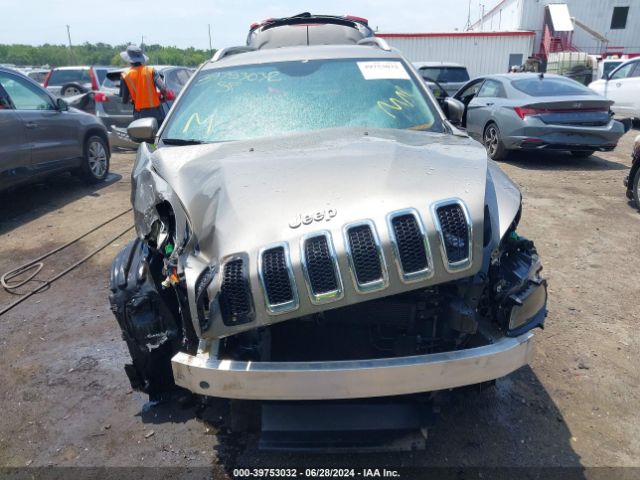 1C4PJMCS3GW251912 Jeep Cherokee Latitude