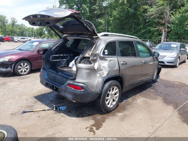 1C4PJMCS3GW251912 Jeep Cherokee Latitude