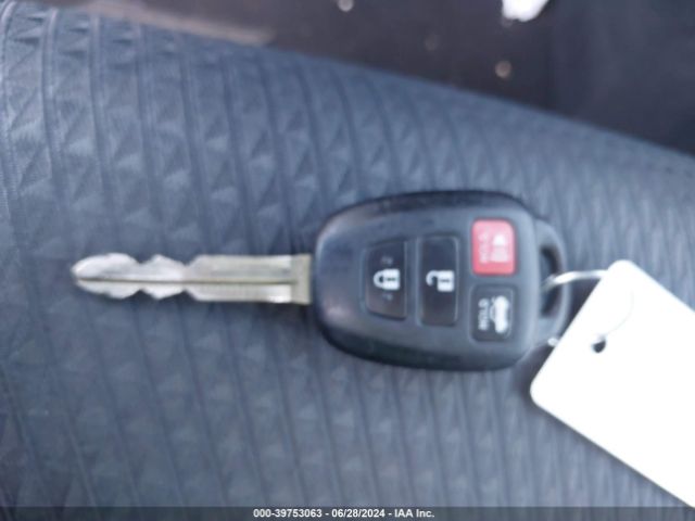 4T1BF1FK2EU470824 Toyota CAMRY SE