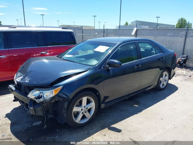 4T1BF1FK2EU470824 Toyota CAMRY SE