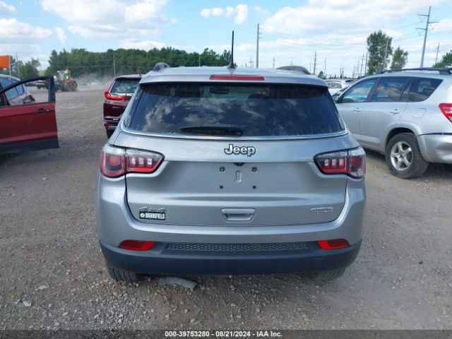 3C4NJDBB5KT839978 Jeep Compass Latitude 4x4