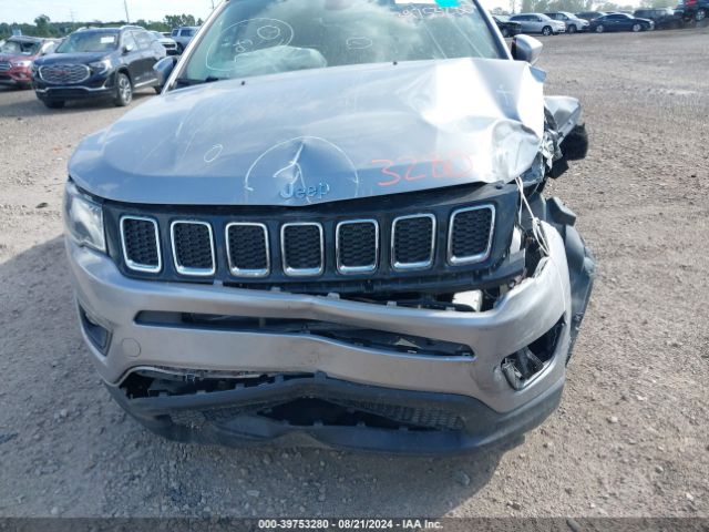 3C4NJDBB5KT839978 Jeep Compass Latitude 4x4