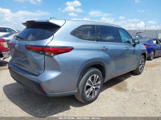 Toyota Highlander Xle 2022 5TDGZRAH9NS103113 Image 4