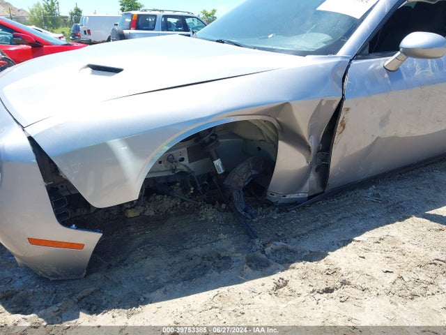2C3CDZAG6FH719974 Dodge Challenger Sxt