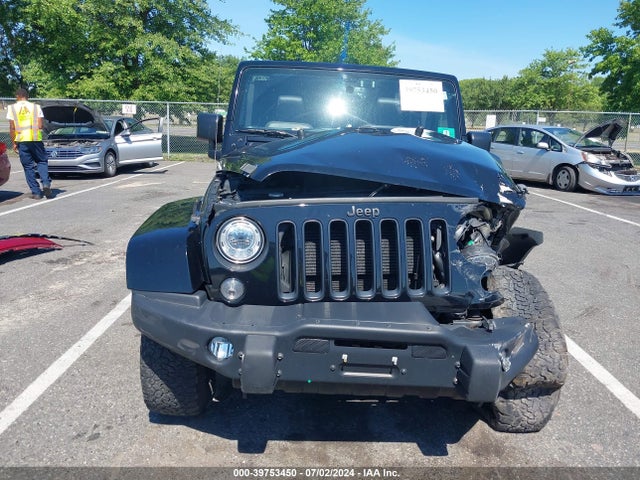1C4BJWDG1HL527135 Jeep Wrangler Unlimited Sport 4x4