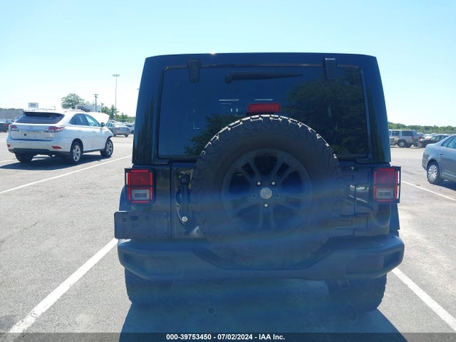 1C4BJWDG1HL527135 Jeep Wrangler Unlimited Sport 4x4