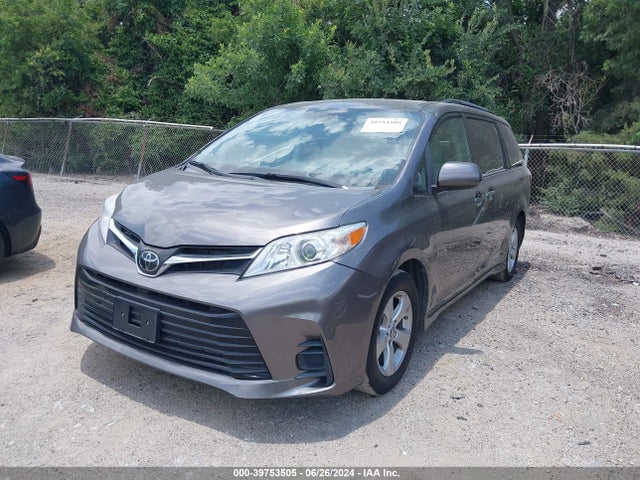 Toyota SIENNA LE 2020 5TDKZ3DC0LS024322 Image 2