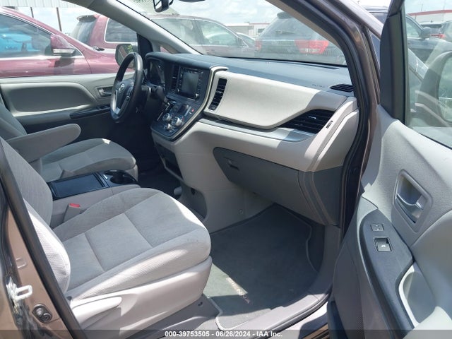 Toyota SIENNA LE 2020 5TDKZ3DC0LS024322 Image 5