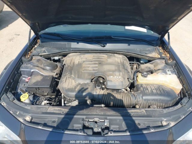 2C3CCAKG9JH160285 Chrysler 300 Limited Awd