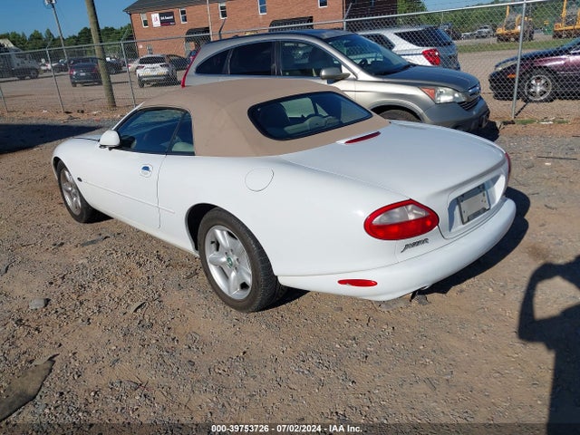 1997 JAGUAR XK8 SAJGX2743VC008843 Photo 2