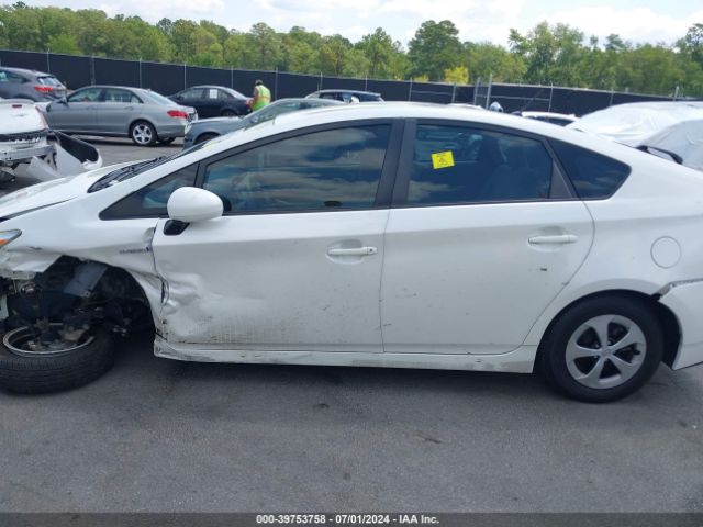 JTDKN3DU3E0392326 Toyota Prius Two