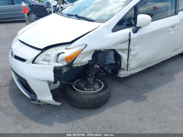 JTDKN3DU3E0392326 Toyota Prius Two