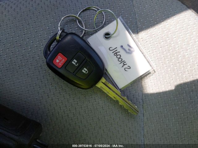JTDKDTB33J1600142 Toyota Prius C One