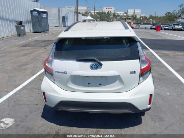 JTDKDTB33J1600142 Toyota Prius C One