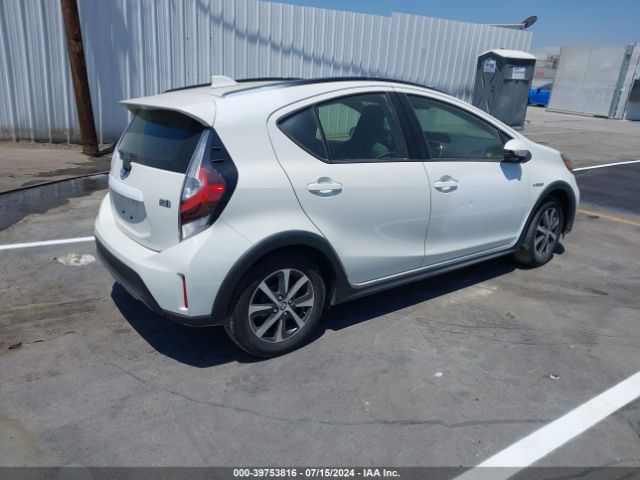 JTDKDTB33J1600142 Toyota Prius C One
