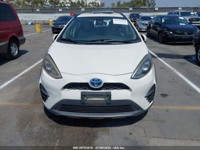 JTDKDTB33J1600142 Toyota Prius C One