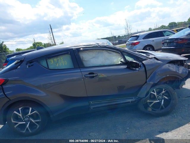 Toyota C-HR XLE 2019 JTNKHMBX7K1060644 Image 14