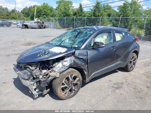 Toyota C-HR XLE 2019 JTNKHMBX7K1060644 Image 2