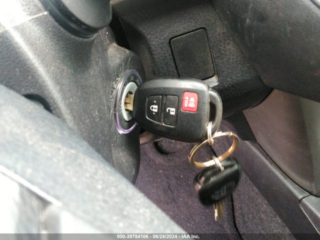 Toyota RAV4 LE 2017 2T3BFREV6HW589885 Image 11
