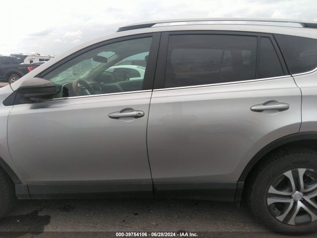 Toyota RAV4 LE 2017 2T3BFREV6HW589885 Image 14