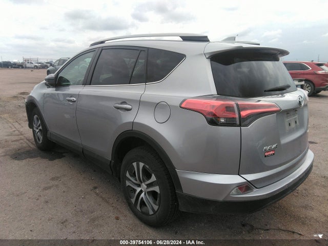 Toyota RAV4 LE 2017 2T3BFREV6HW589885 Image 3