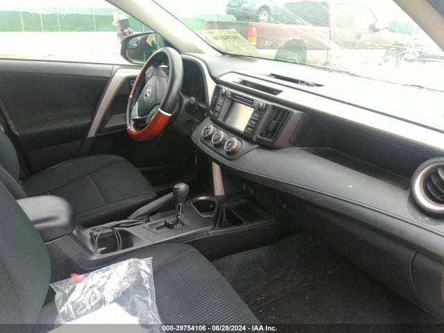 Toyota RAV4 LE 2017 2T3BFREV6HW589885 Image 5