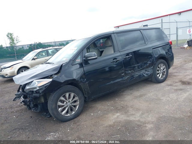 KIA SEDONA LX 2020 KNDMB5C17L6597775 Image 2
