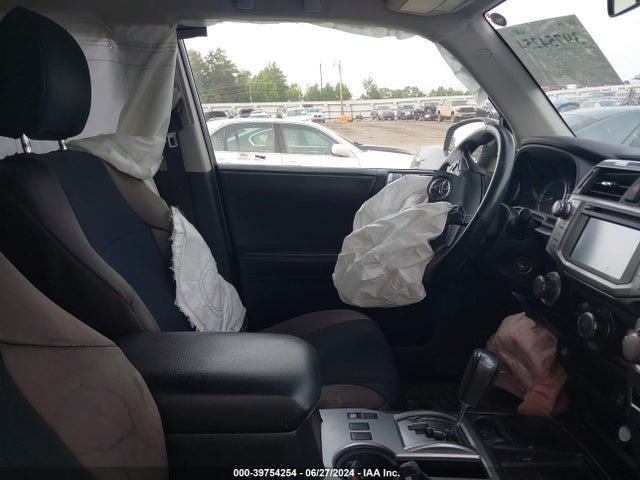 Toyota 4RUNNER SR5 2016 JTEZU5JRXG5110794 Image 5