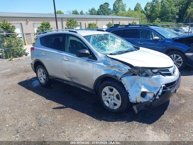 Toyota RAV4 LE 2015 JTMBFREV8FD114832 main image