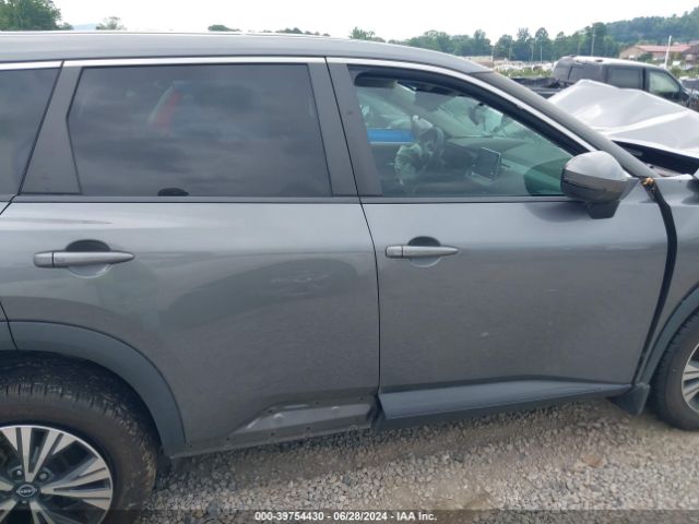 5N1BT3BA2NC686180 Nissan Rogue Sv Fwd