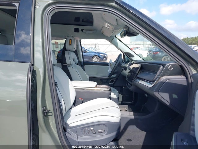 Rivian R1t Launch Edition 2022 7FCTGAAL2NN010590 Image 5