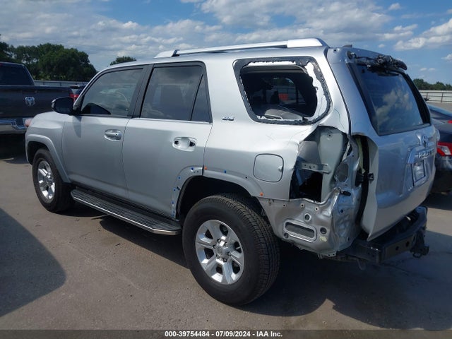 Toyota 4runner Sr5 Premium 2018 JTEZU5JR2J5187747 Image 3