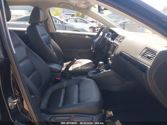 3VWL17AJ4GM217372 Volkswagen Jetta 1.8t Sel