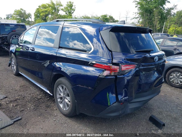 5TDKSKFCXNS069427 Toyota SIENNA LE
