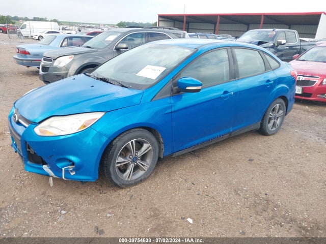 Ford FOCUS SE 2014 1FADP3F28EL340385 Image 2
