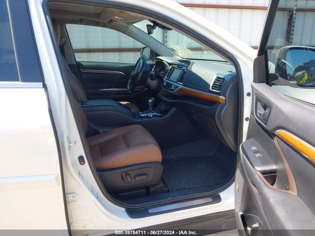 Toyota Highlander Limited Platinum 2018 5TDDZRFH3JS874396 Image 5