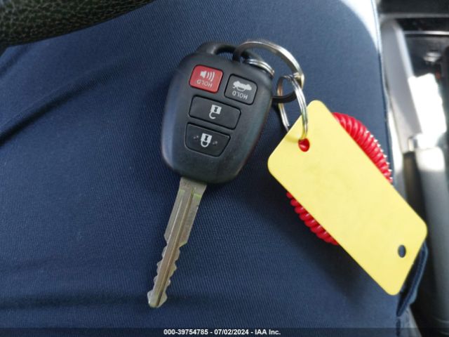 5YFBURHE6FP308144 Toyota Corolla Le Plus