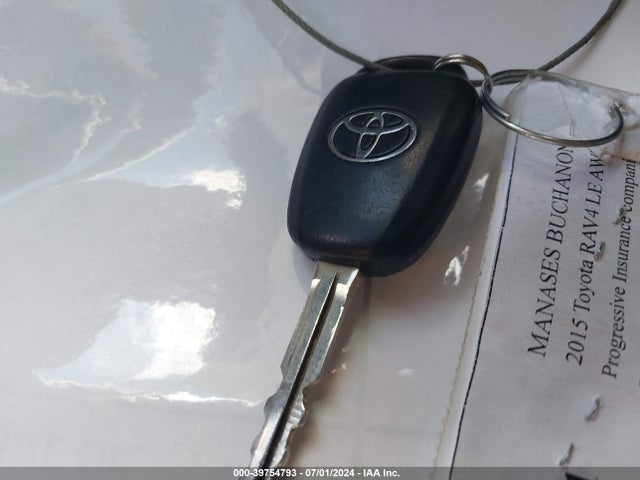 Toyota RAV4 LE 2015 JTMBFREV1FJ026657 Image 11