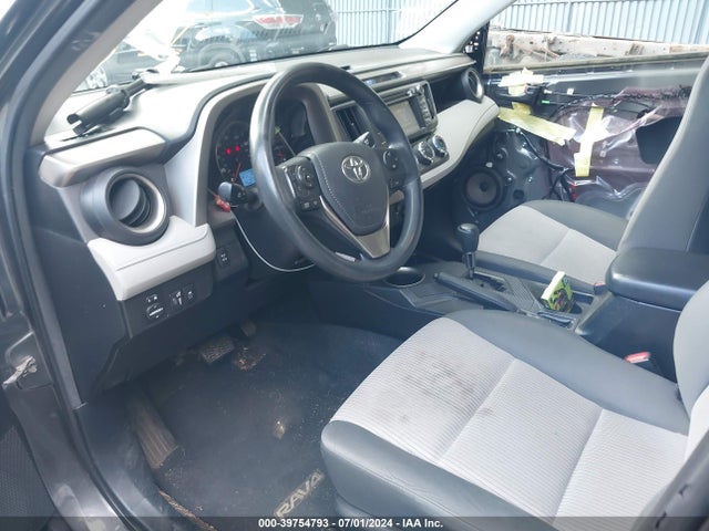 Toyota RAV4 LE 2015 JTMBFREV1FJ026657 Image 5