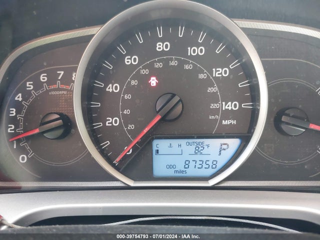 Toyota RAV4 LE 2015 JTMBFREV1FJ026657 Image 7