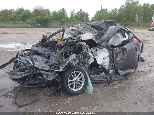 Ford FOCUS SE 2016 1FADP3K27GL250802 Image 2