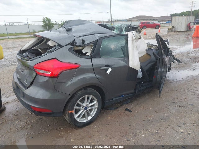 Ford FOCUS SE 2016 1FADP3K27GL250802 Image 4