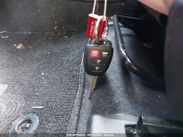 Toyota COROLLA LE 2017 5YFBURHE4HP687468 Image 11