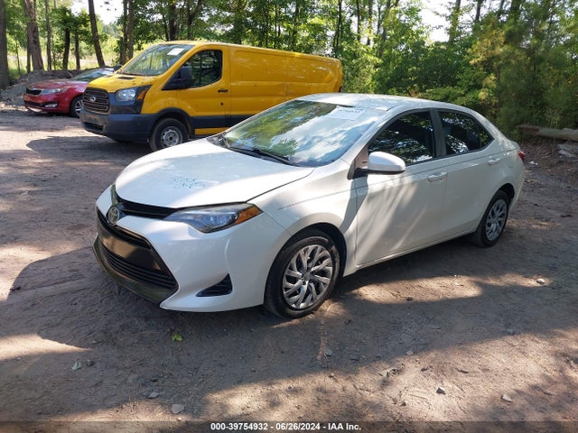 Toyota COROLLA LE 2017 5YFBURHE4HP687468 Image 2