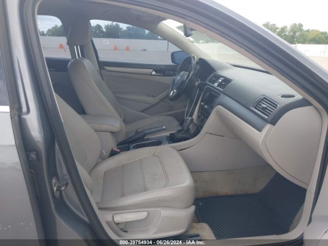 1VWBS7A33EC050334 Volkswagen Passat 1.8t Se