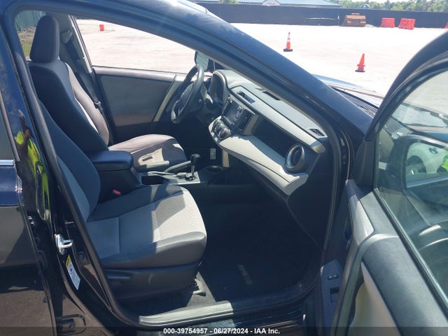 Toyota RAV4 LE 2015 2T3BFREV1FW371463 Image 5