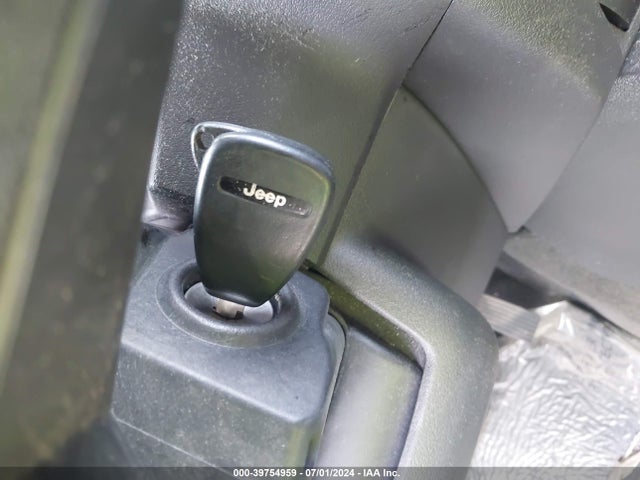 1C4NJRBB1HD106130 Jeep Patriot Sport 4x4