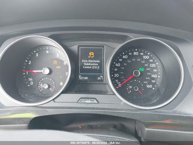 3VV2B7AX1JM010933 Volkswagen Tiguan 2.0t Se/2.0t Sel