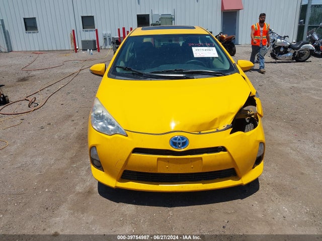 Toyota Prius C Four 2014 JTDKDTB36E1069833 Image 13