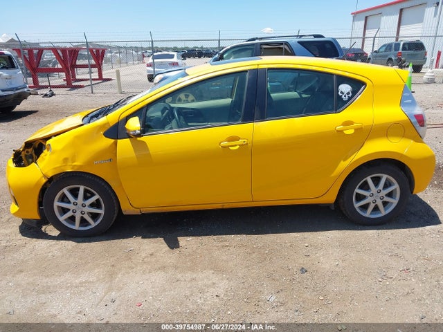 Toyota Prius C Four 2014 JTDKDTB36E1069833 Image 15